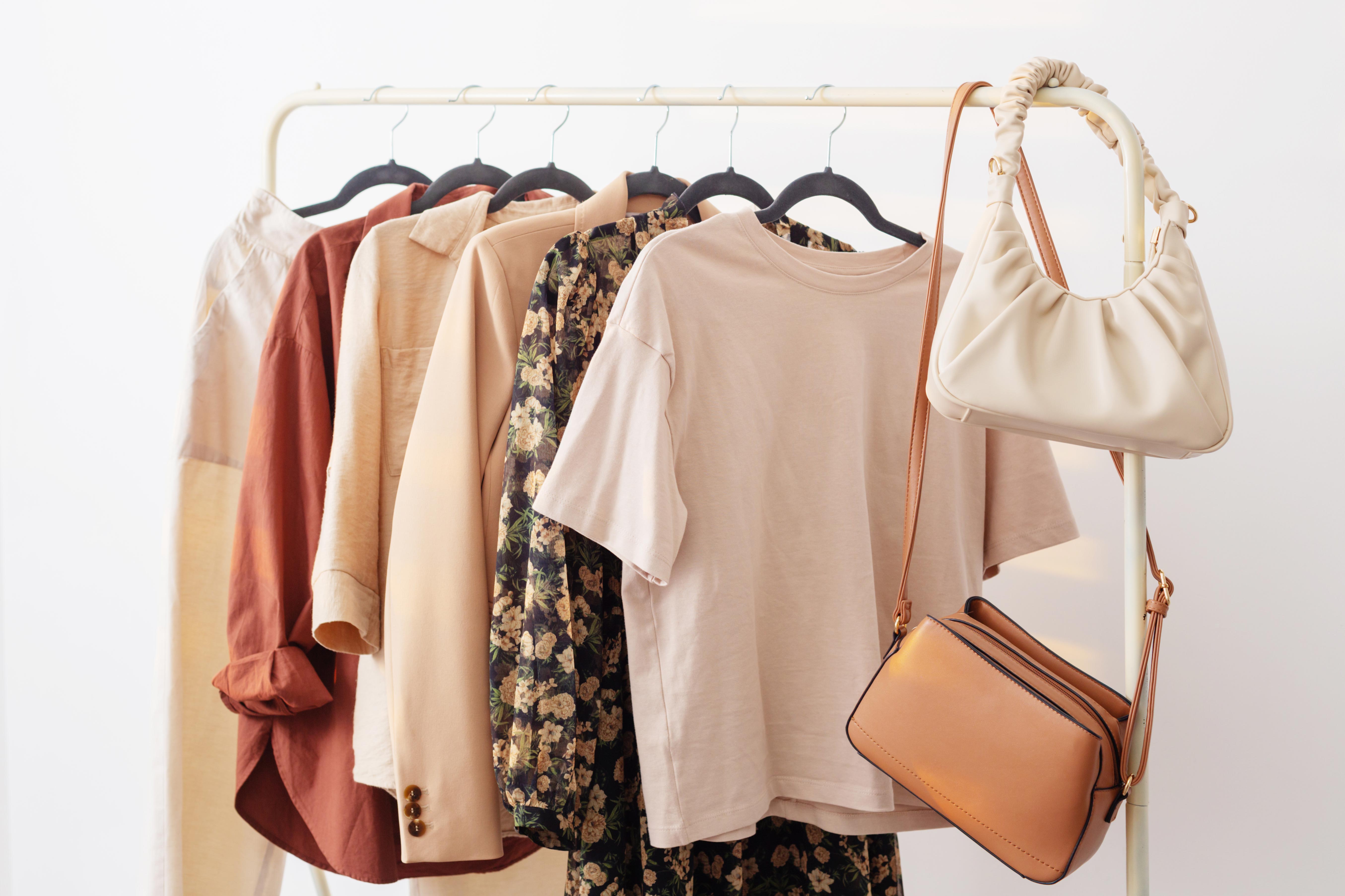 Năm mới cận kề, Lazada mạnh tay tung sale quần áo cực xịn